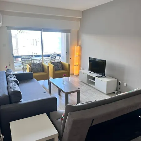 Near Finikoudes 15 Appartement