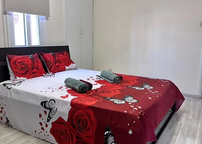 Near Finikoudes 15 Lägenhet