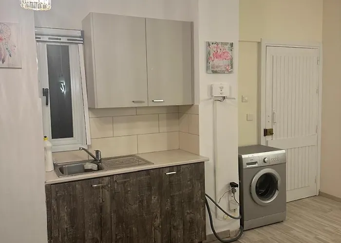 Near Finikoudes 15 Larnaca